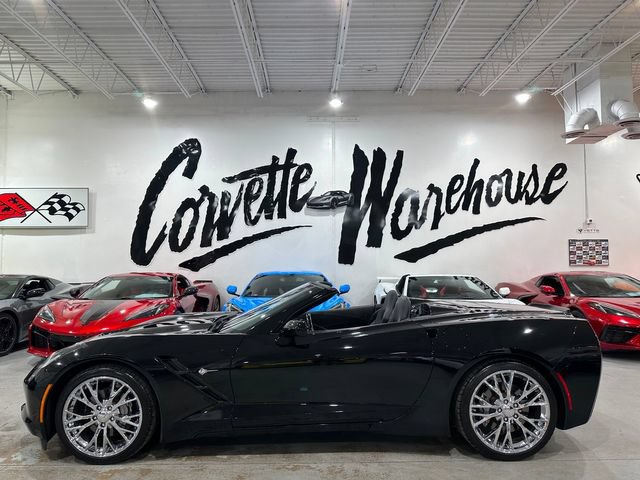 Used 2018 Chevrolet Corvette Stingray Convertible w/ Carbon Flash Badge Package RWD image 2