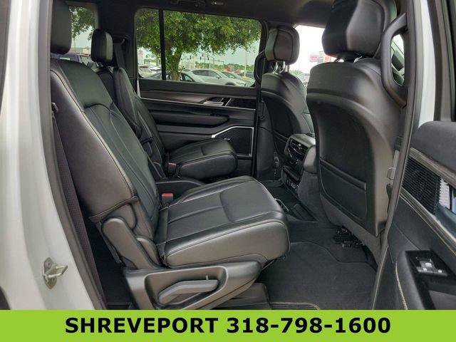 Used 2024 Jeep Wagoneer Series II RWD image 27