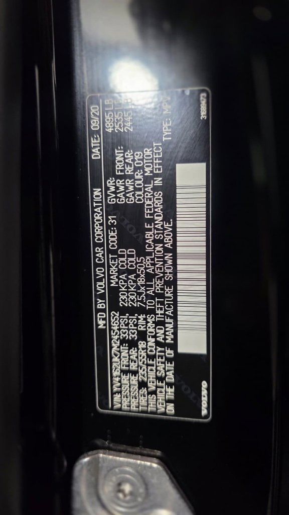 Used 2021 Volvo XC40 T5 Momentum w/ Climate Package image 27