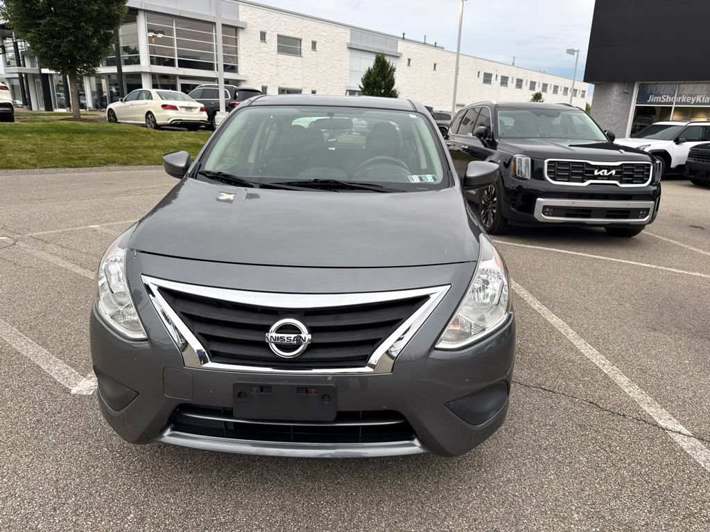 Used 2019 Nissan Versa SV FWD image 2