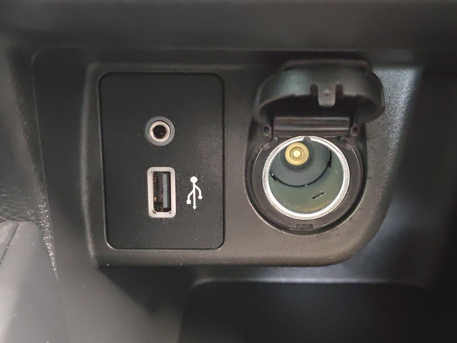 Used 2025 Nissan Versa S w/ Trunk Package FWD image 6