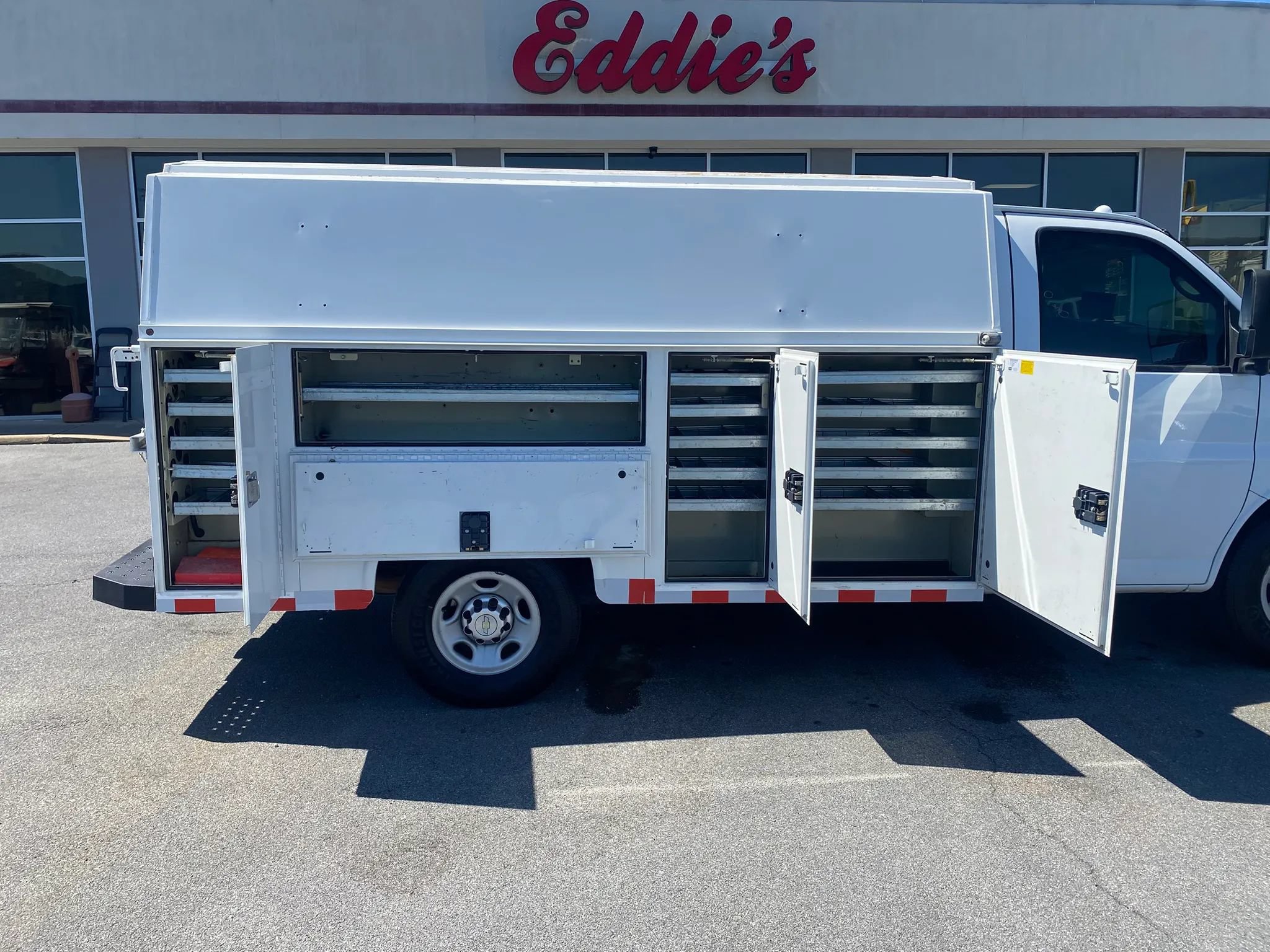Used 2011 Chevrolet Express 3500 RWD image 18