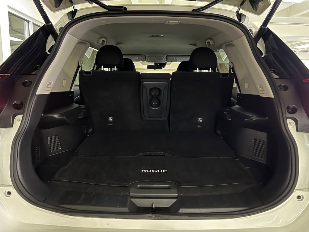 Used 2019 Nissan Rogue SV w/ Premium Package image 43