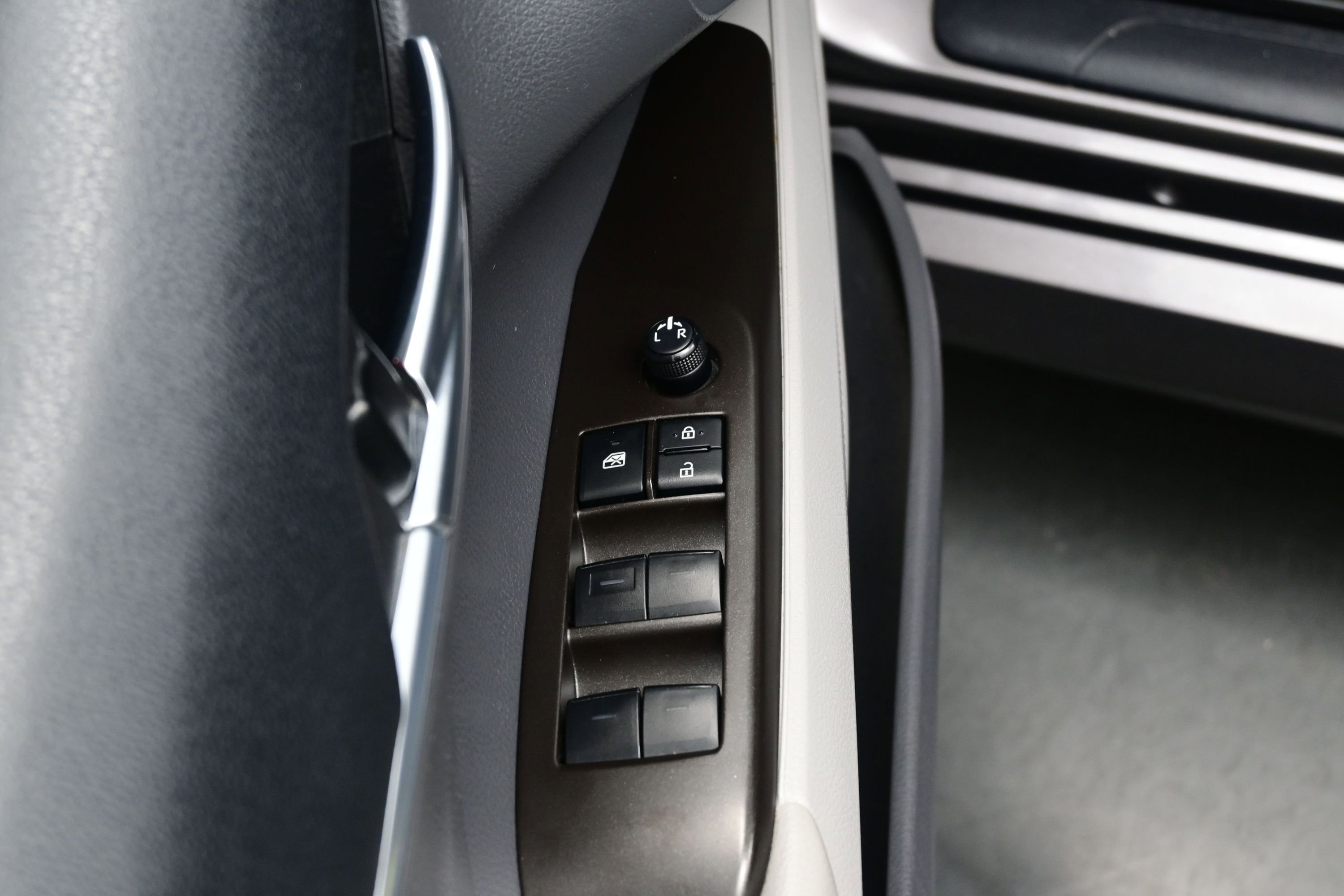 Used 2022 Toyota Camry LE FWD image 10