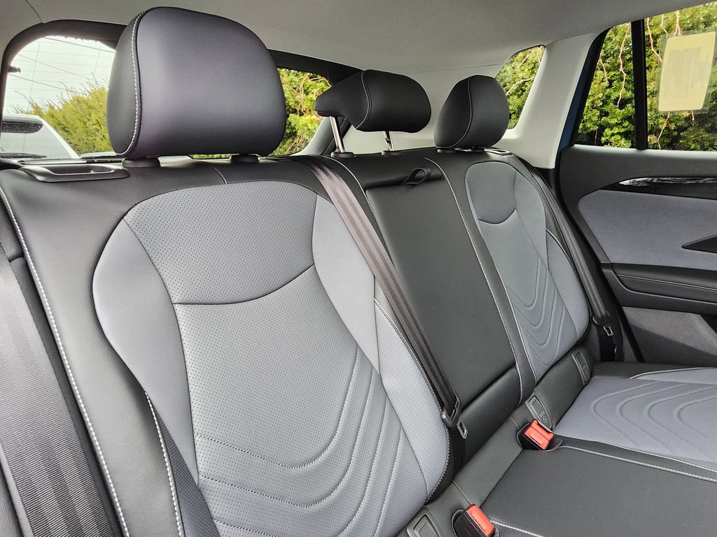 New 2026 Volkswagen Tiguan SE AWD/4WD image 9