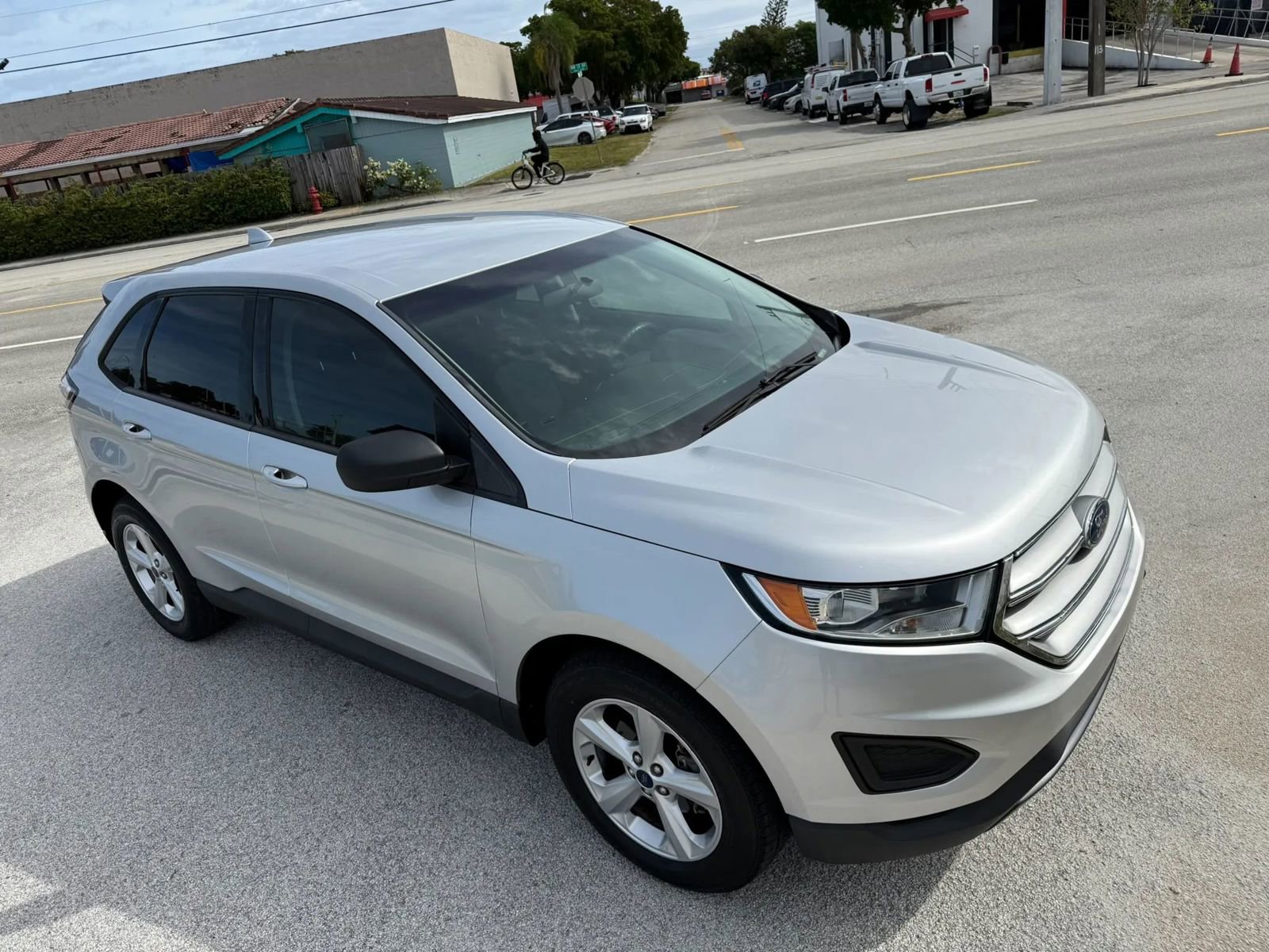 Used 2018 Ford Edge SE image 12