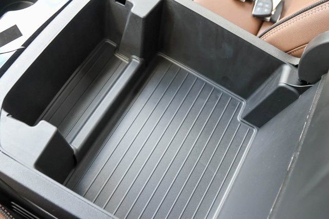 New 2026 Chevrolet Suburban High Country image 24