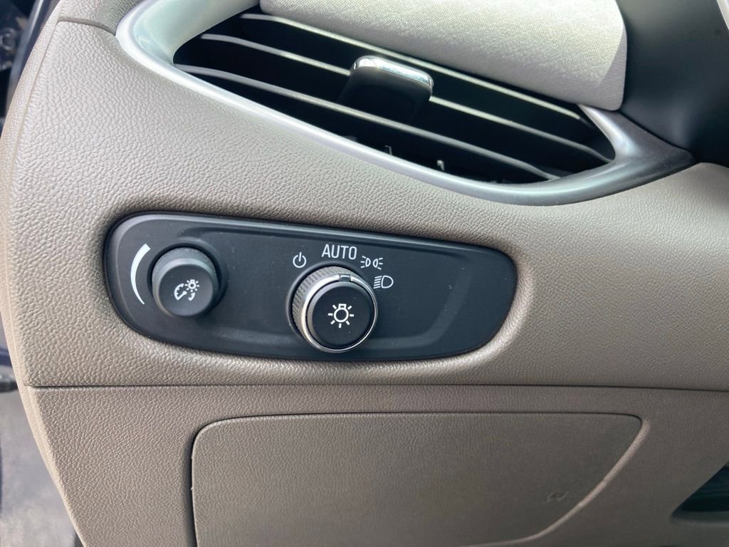 Used 2025 Chevrolet Malibu LT FWD image 14