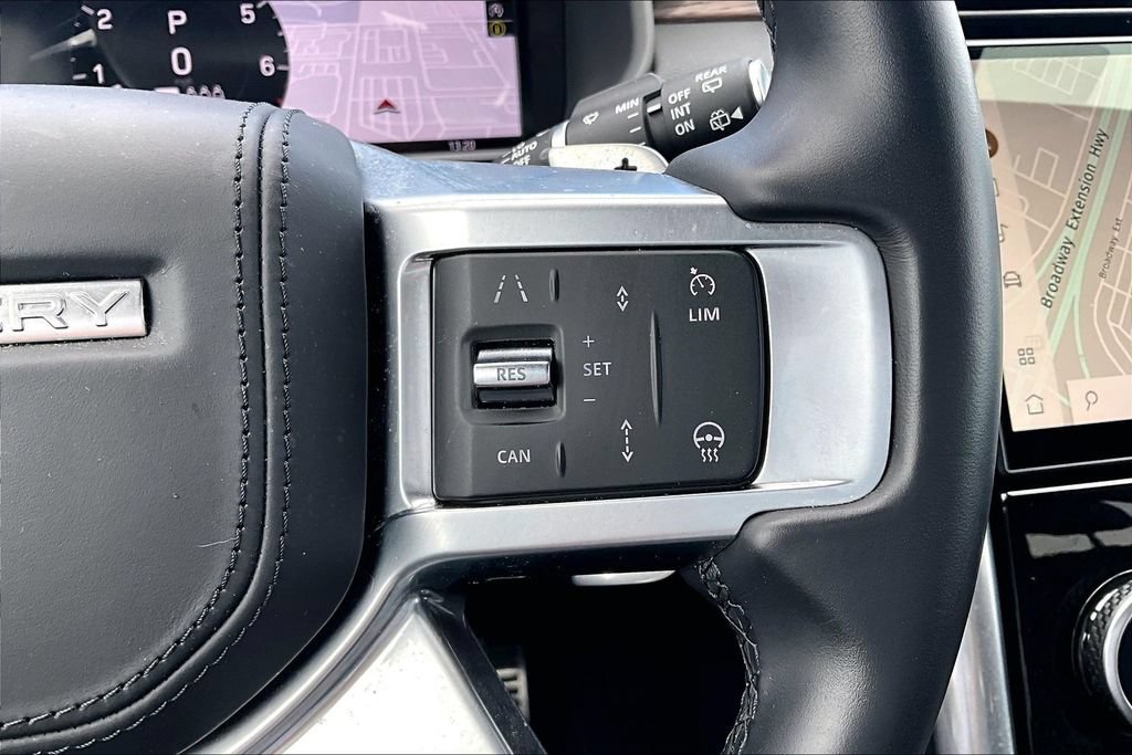Used 2024 Land Rover Discovery Dynamic SE AWD/4WD image 20
