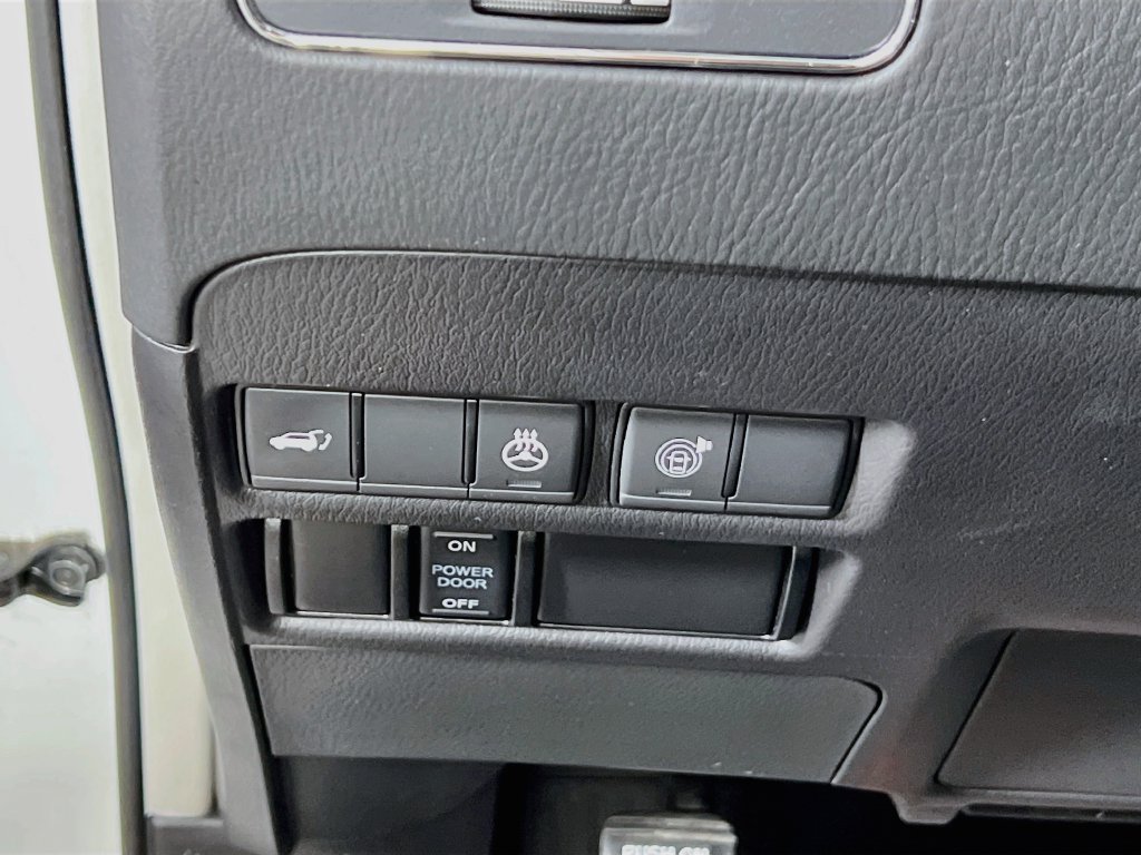 Used 2023 Nissan Armada Platinum w/ Captain's Chairs Package AWD/4WD image 9