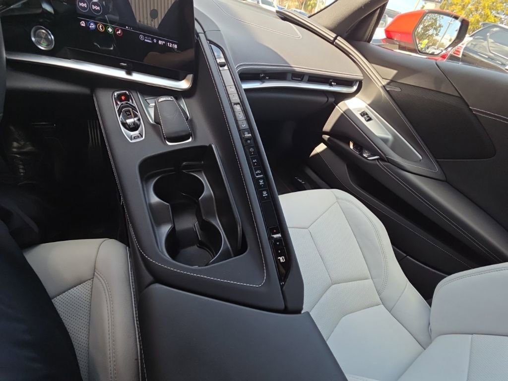 Used 2023 Chevrolet Corvette Stingray Convertible w/ Z51 Performance Package image 19