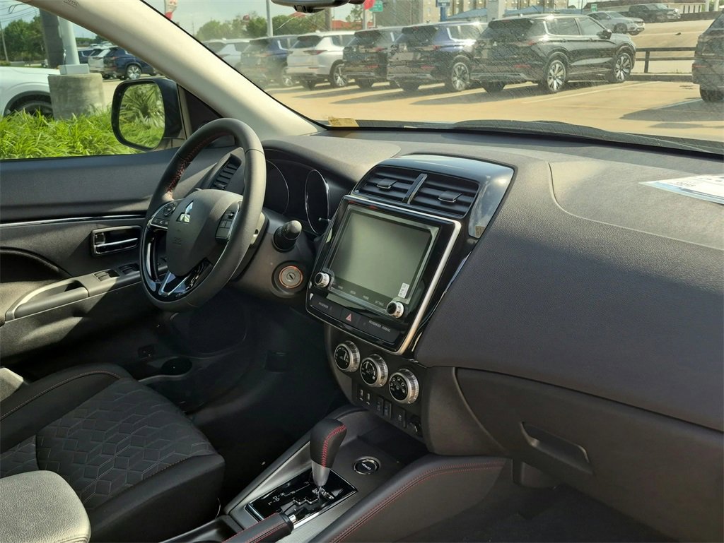 Used 2025 Mitsubishi Outlander Sport LE image 18