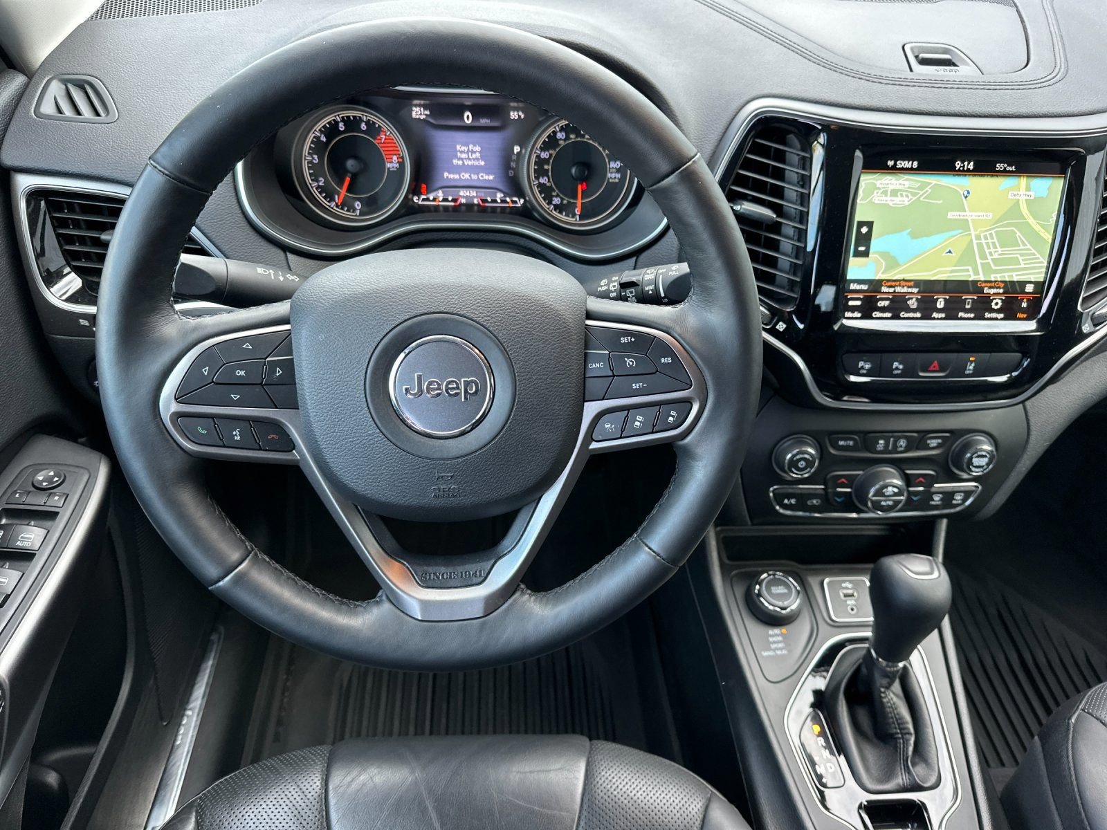 Used 2019 Jeep Cherokee Limited w/ Luxury Group image 13