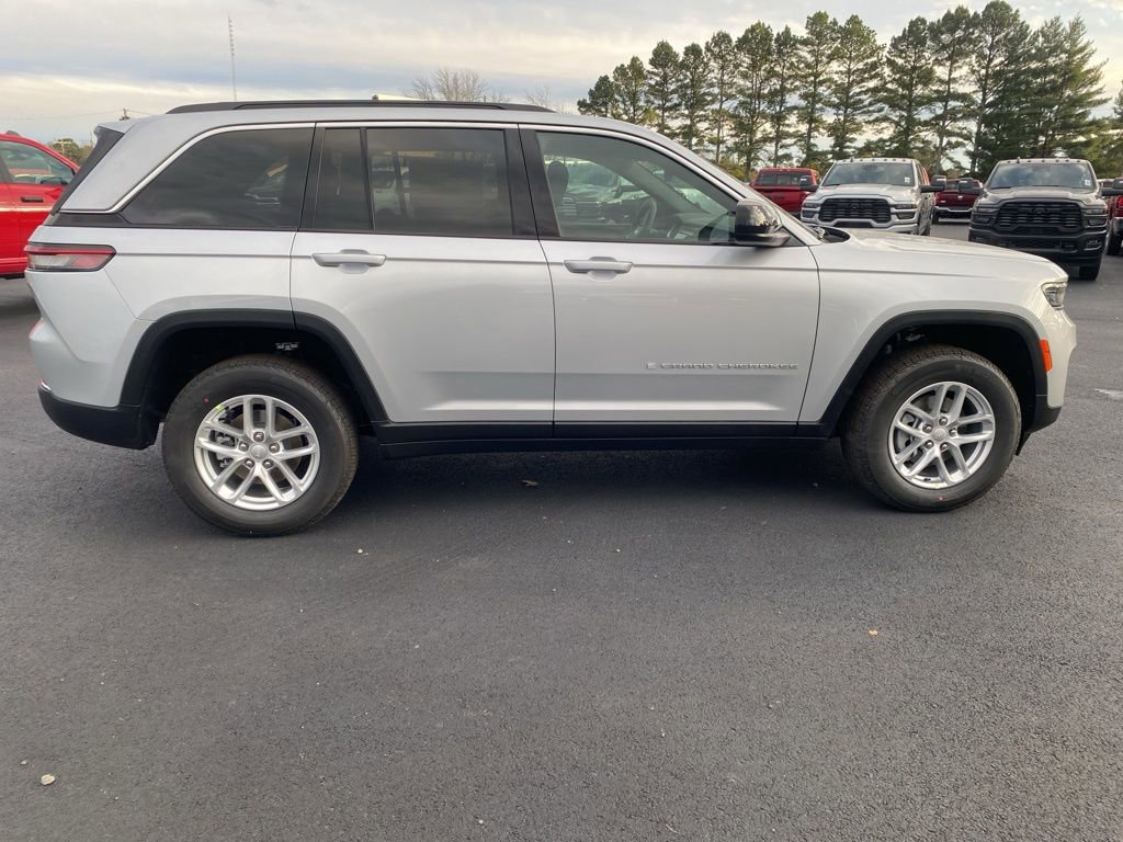 New 2025 Jeep Grand Cherokee Laredo X image 4