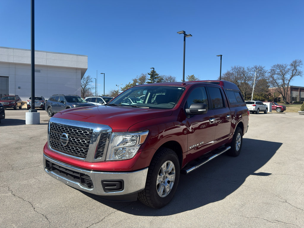 Used 2018 Nissan Titan SV image 1