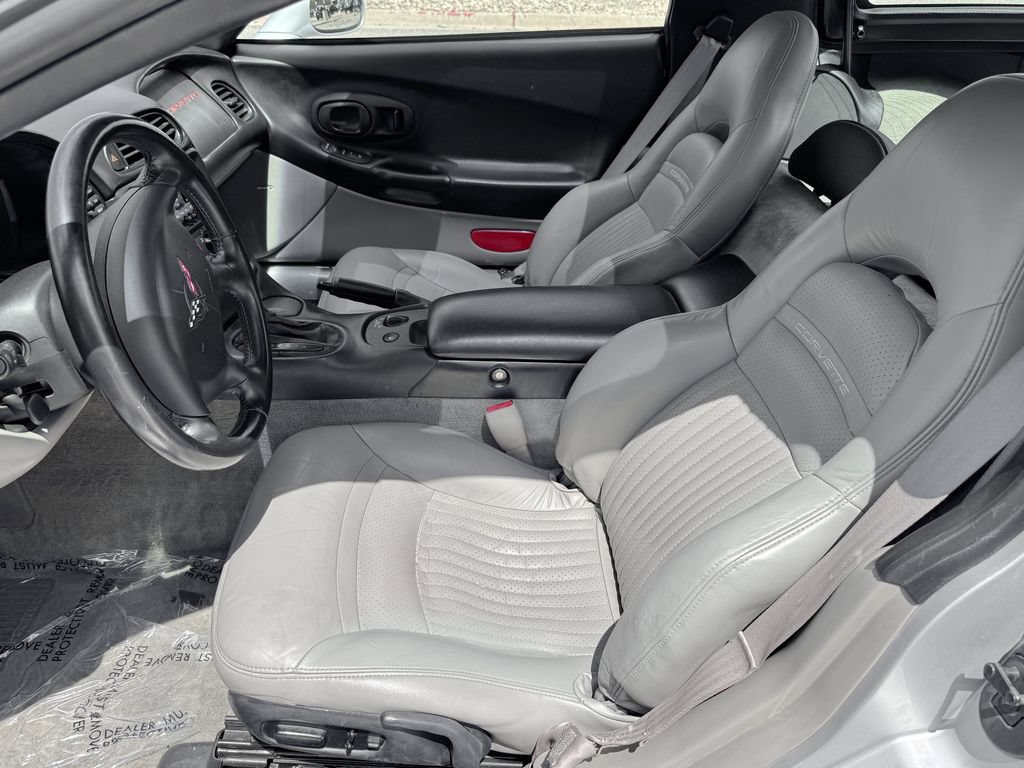 Used 1999 Chevrolet Corvette Coupe RWD image 16