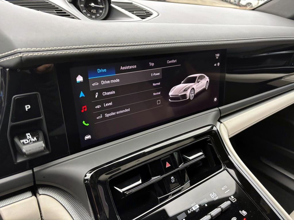 Used 2025 Porsche Panamera 4 image 31