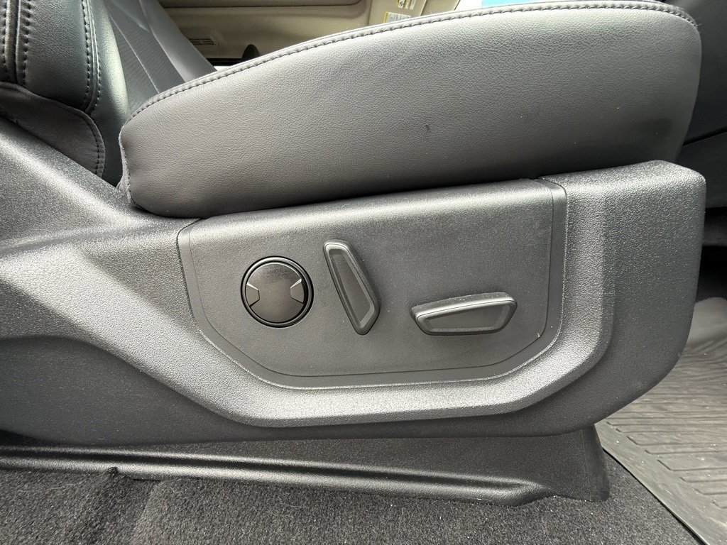 Used 2024 Ford Expedition XLT image 13