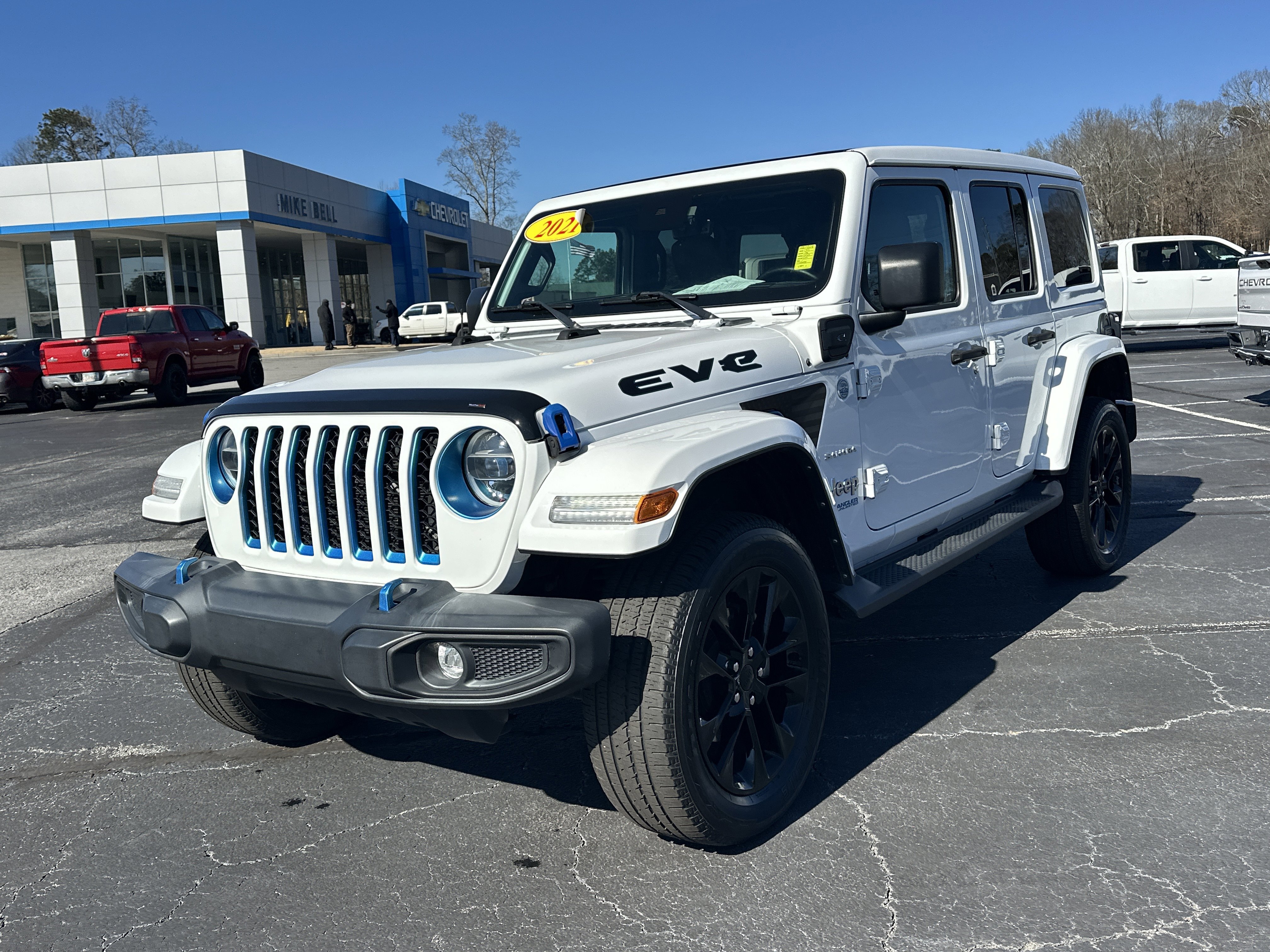 Used 2021 Jeep Wrangler Unlimited Sahara w/ Cold Weather Group image 4