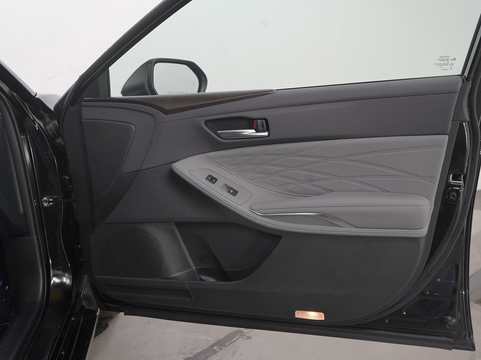 Used 2021 Toyota Avalon Limited w/ Advanced Safety Package FWD image 9