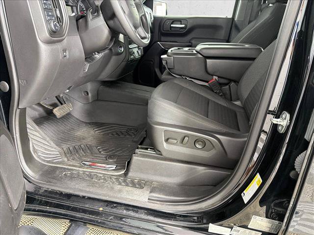 Used 2023 Chevrolet Silverado 1500 Custom Trail Boss w/ Midnight Edition AWD/4WD image 9