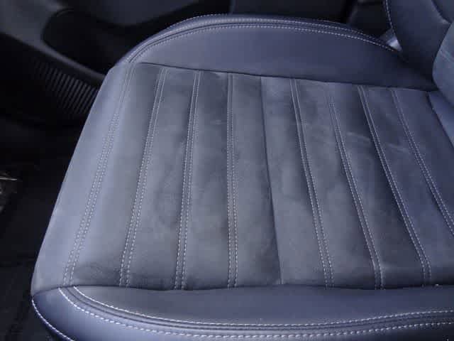 Used 2024 Mitsubishi Outlander SE AWD/4WD image 39