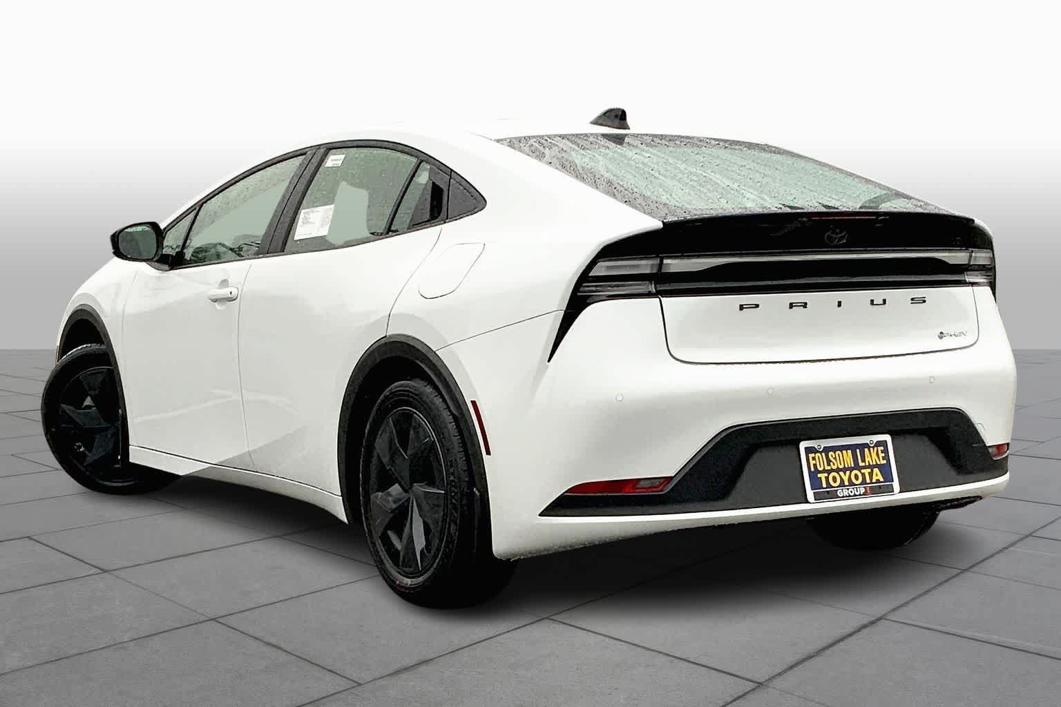 New 2026 Toyota Prius Plug-In Hybrid FWD image 12