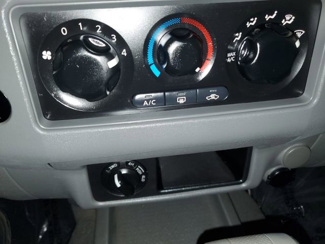 Used 2008 Nissan Frontier SE w/ SE Value Truck Pkg image 20