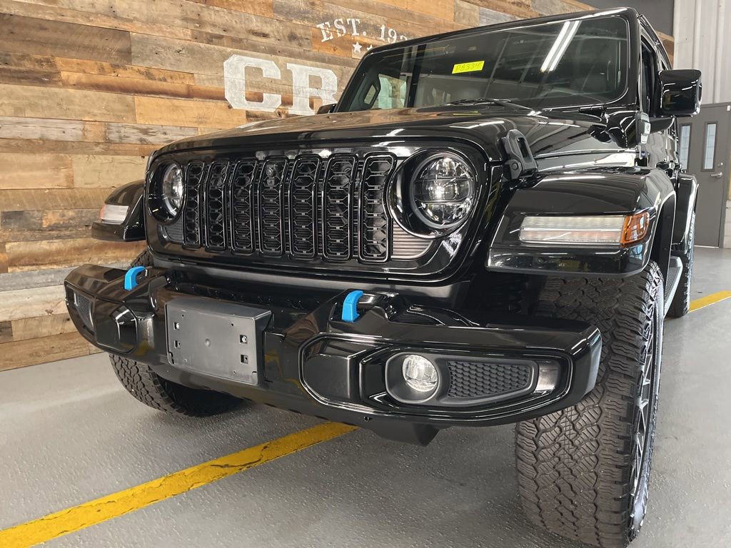 Used 2024 Jeep Wrangler High Altitude AWD/4WD image 16