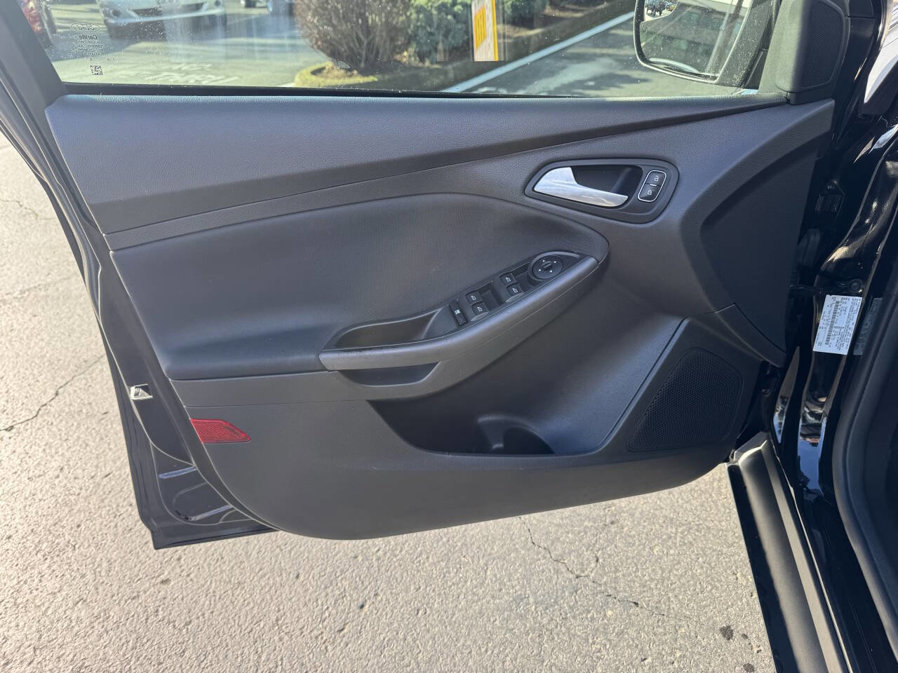 Used 2018 Ford Focus SEL image 18