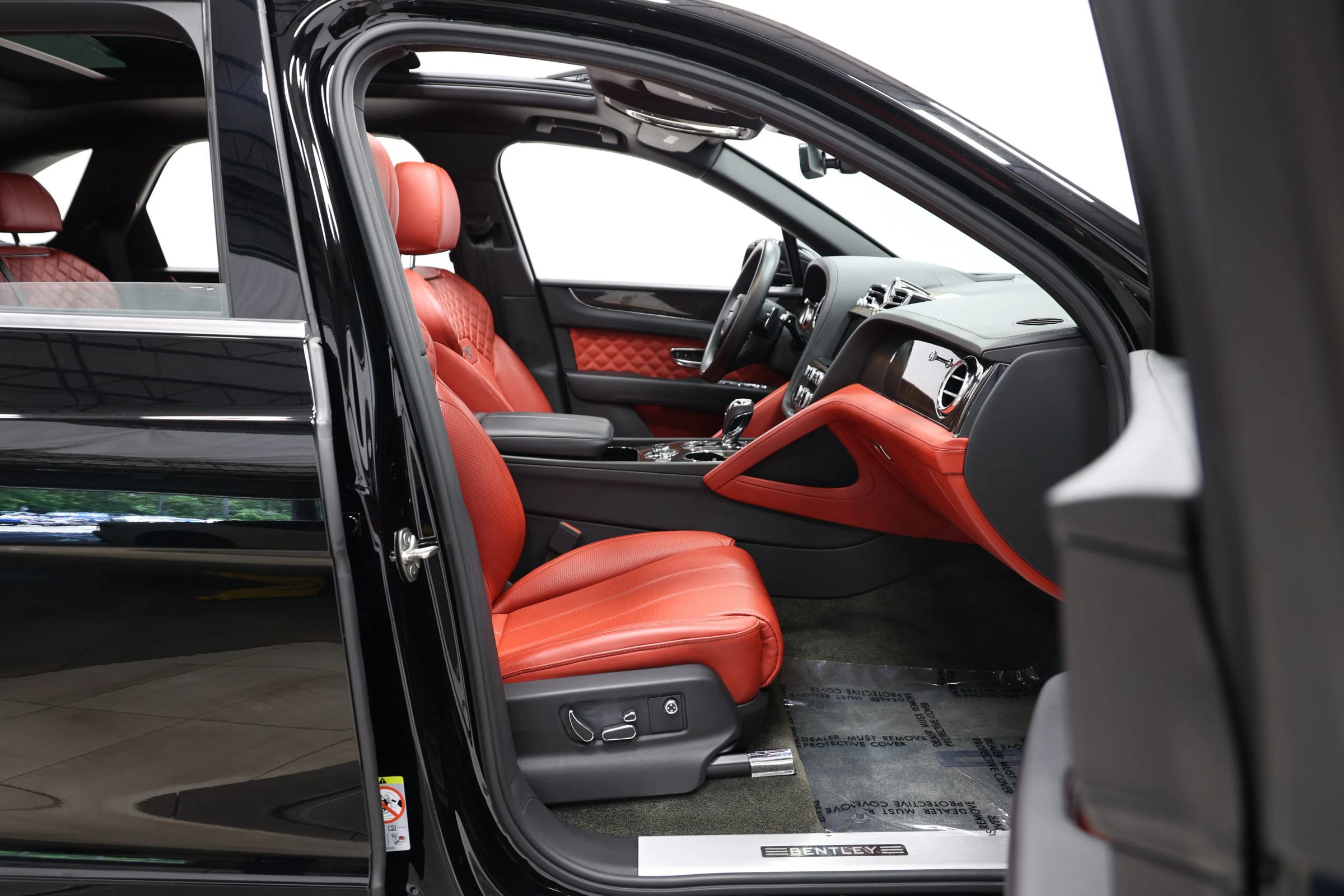 Used 2022 Bentley Bentayga AWD/4WD image 99