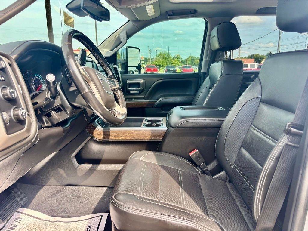 Used 2019 GMC Sierra 2500 Denali w/ Duramax Plus Package AWD/4WD image 13