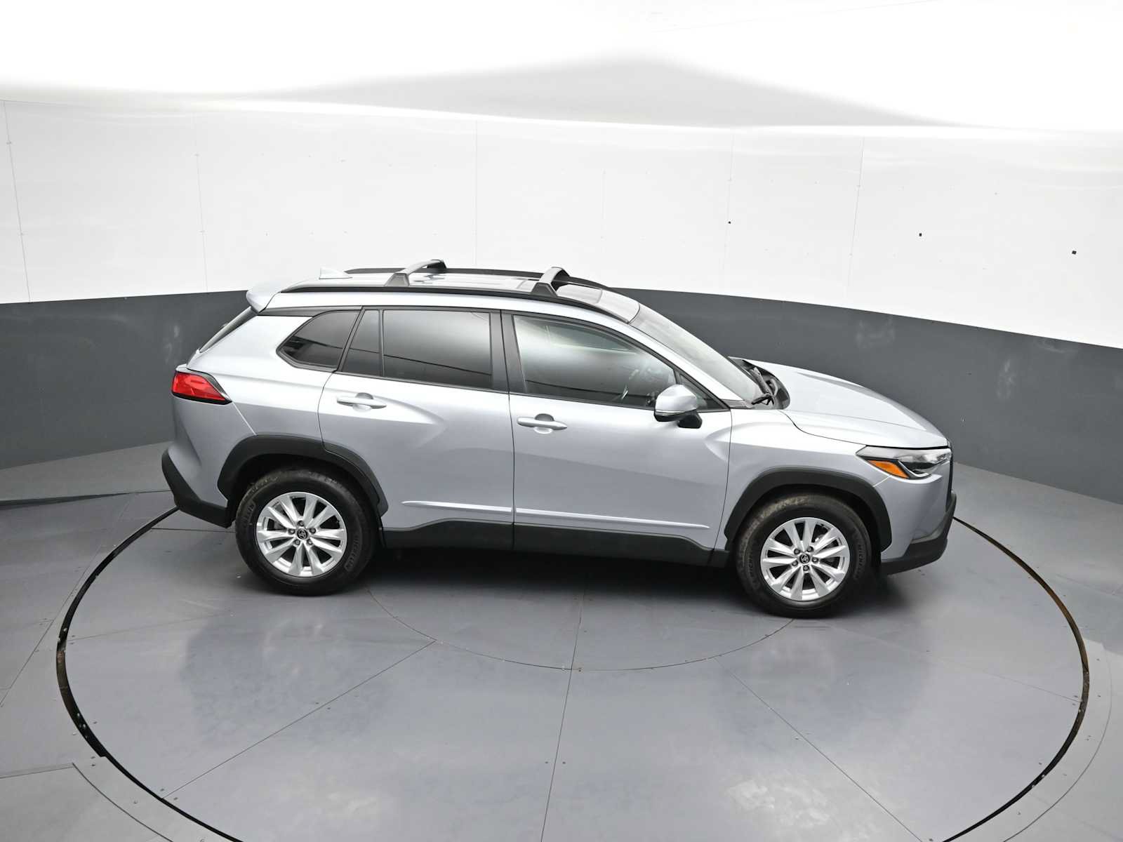 Used 2024 Toyota Corolla Cross LE w/ Moonroof Package AWD/4WD image 38