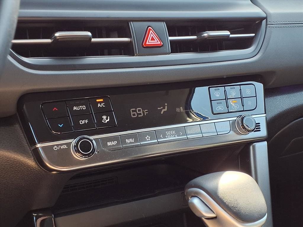 Used 2025 Kia Seltos EX AWD/4WD image 10