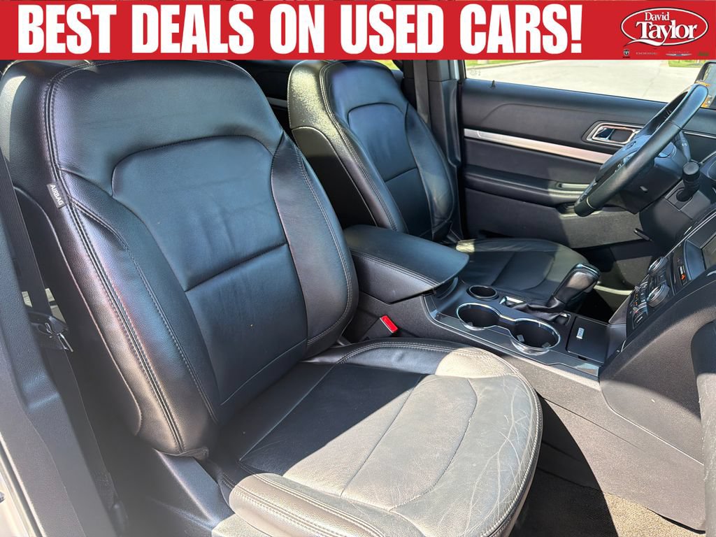 Used 2018 Ford Explorer XLT w/ Equipment Group 202A FWD image 30