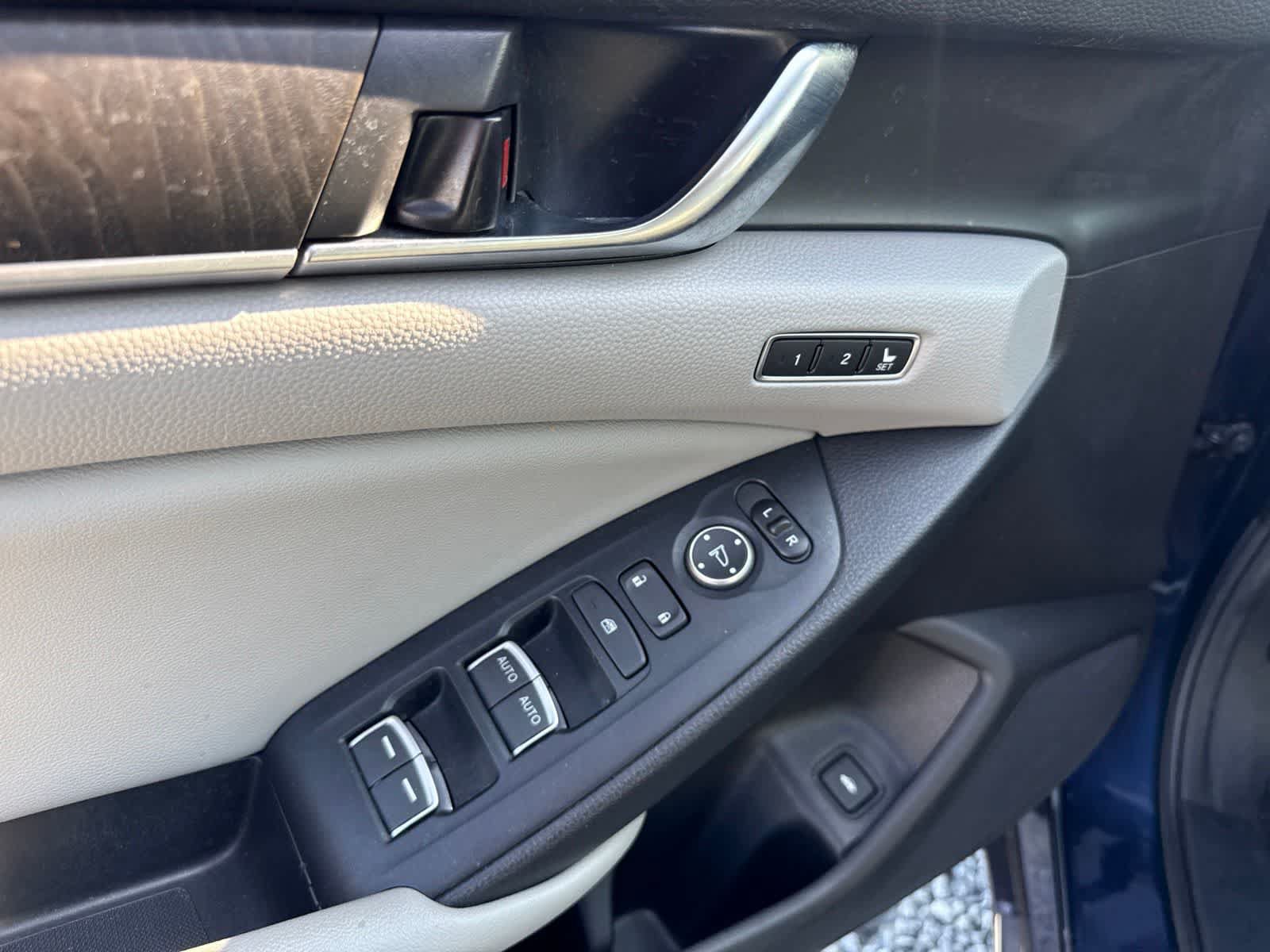 Used 2020 Honda Accord EX-L image 16