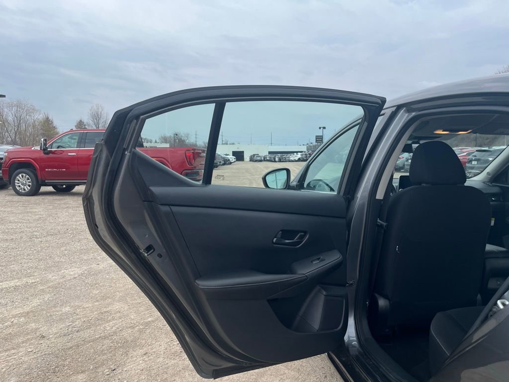 Used 2025 Nissan Sentra SV image 28