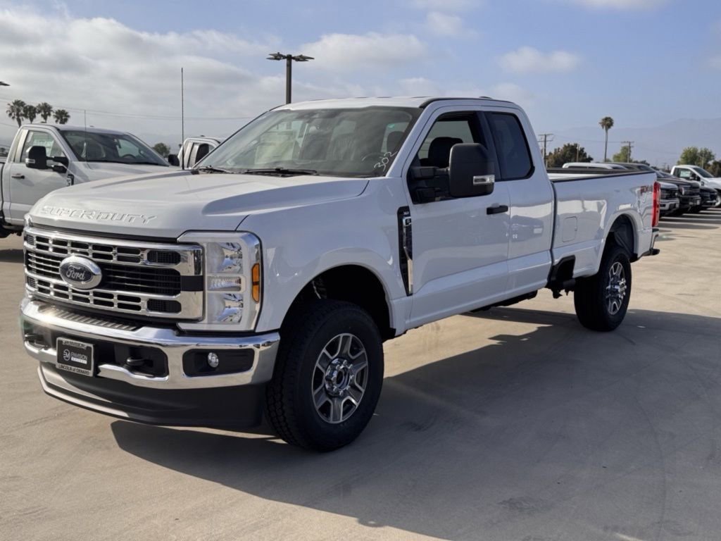 New 2025 Ford F350 XLT w/ FX4 Off-Road Package AWD/4WD image 7