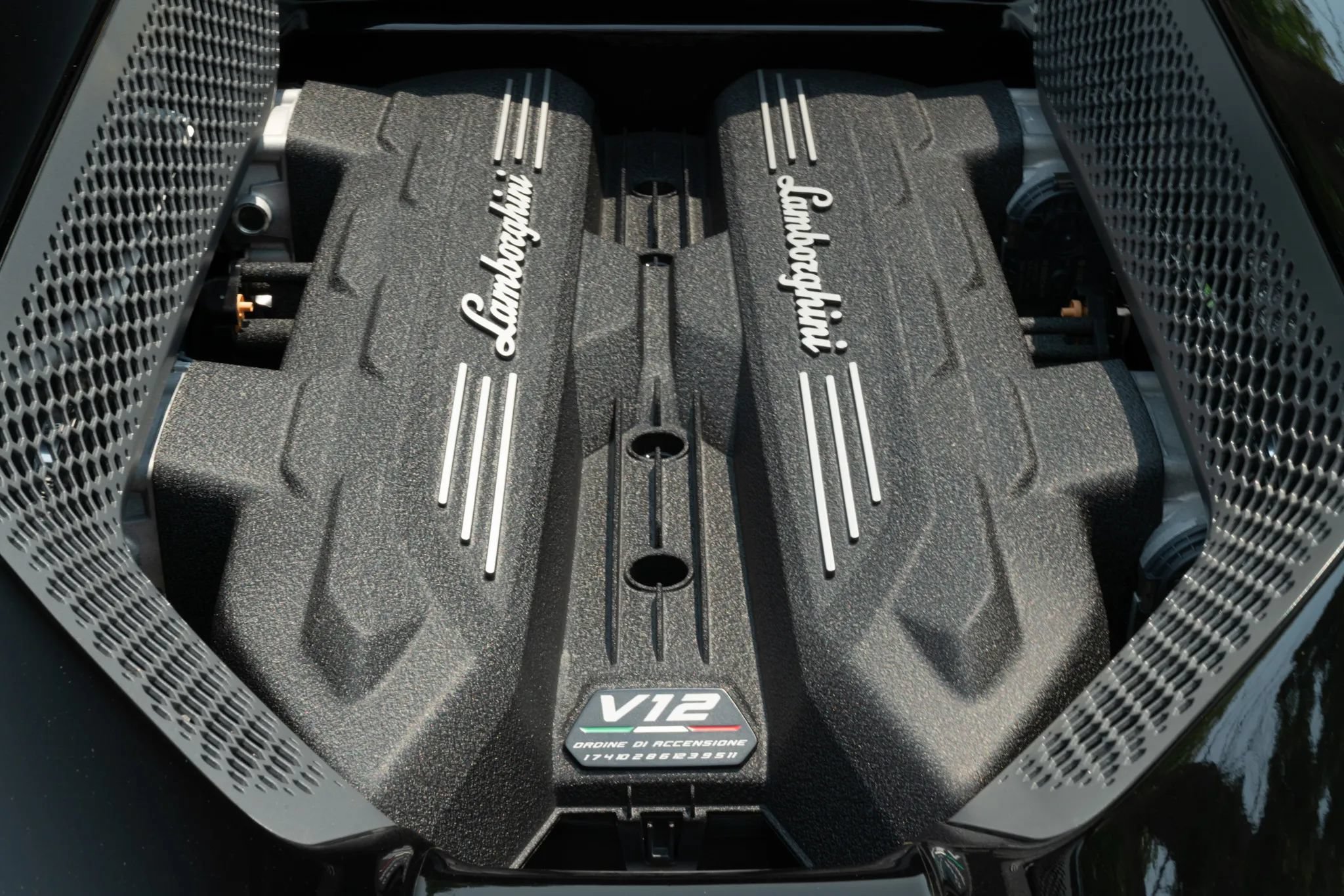 Used 2024 Lamborghini Revuelto AWD/4WD image 53