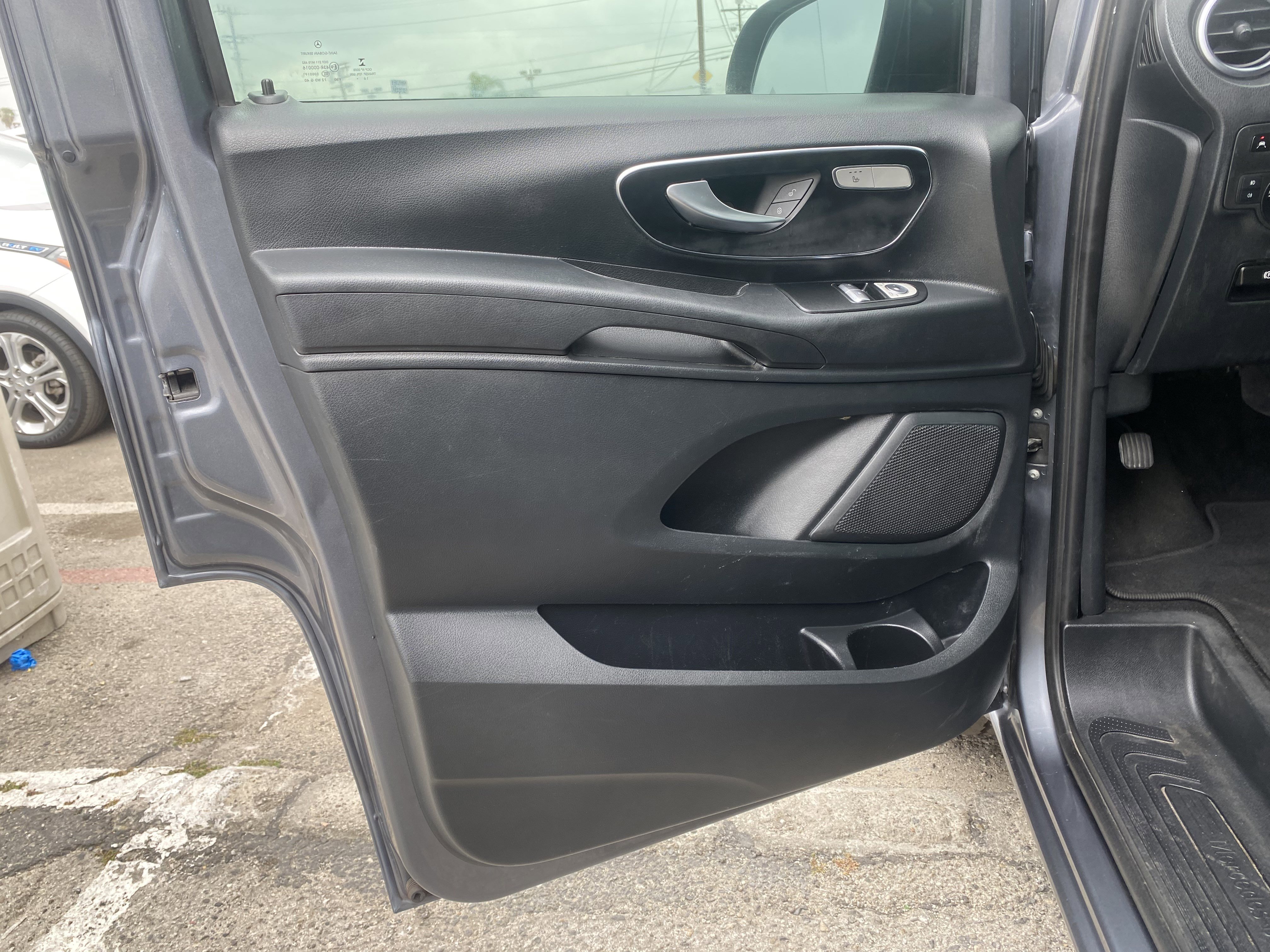 Used 2017 Mercedes-Benz Metris Passenger image 13