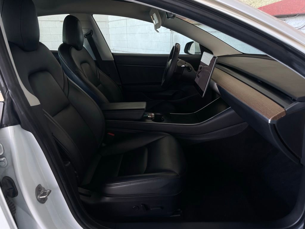 Used 2020 Tesla Model 3 Standard Range Plus RWD image 17