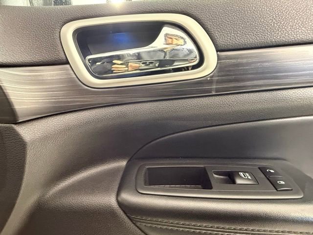 Used 2019 Jeep Grand Cherokee Laredo image 35