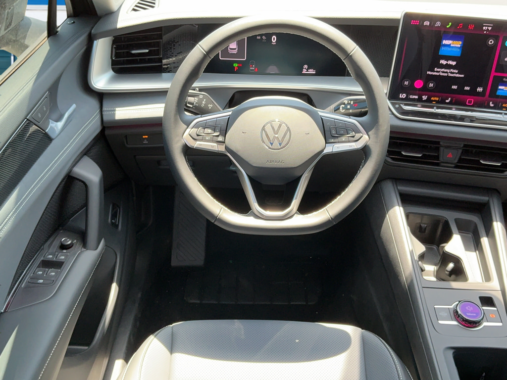 New 2026 Volkswagen Tiguan SE FWD image 13