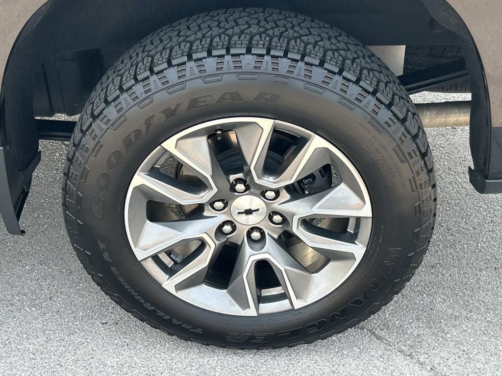 Used 2022 Chevrolet Silverado 1500 RST AWD/4WD image 17