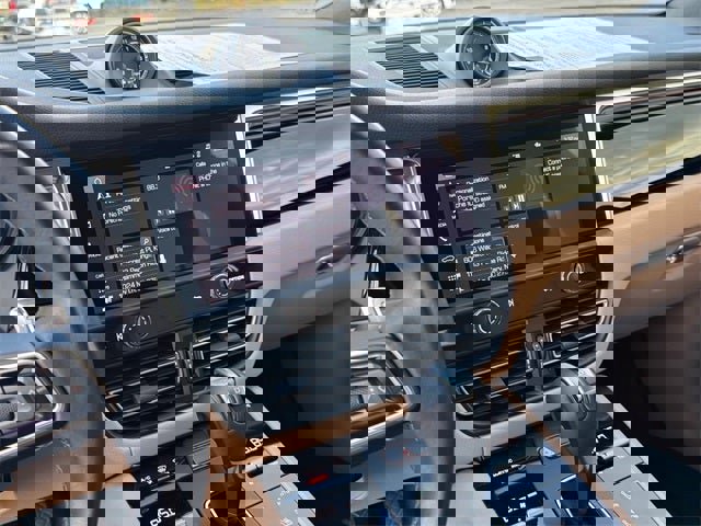 Used 2024 Porsche Macan S image 23