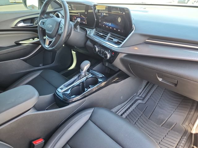 Used 2025 Chevrolet Trax ACTIV w/ Driver Confidence Package FWD image 22