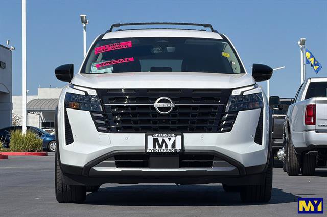 Used 2026 Nissan Pathfinder SL AWD/4WD image 9