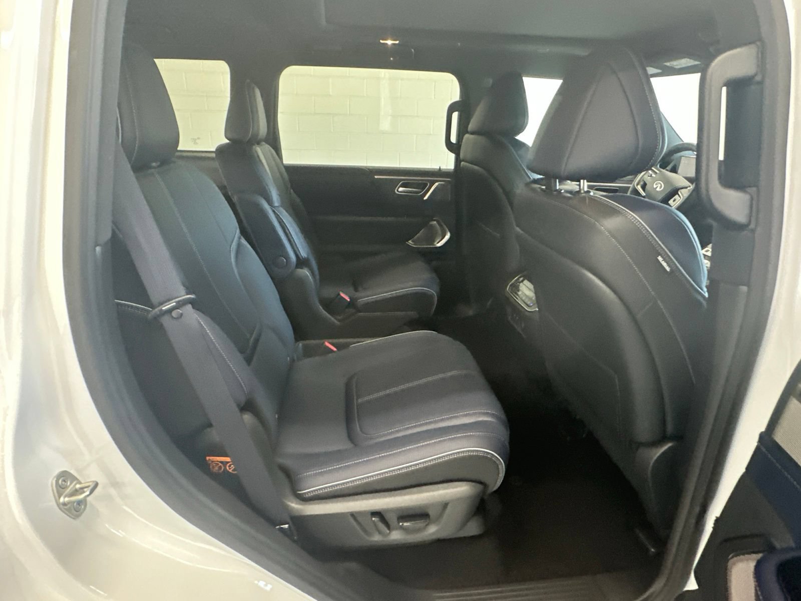 New 2027 INFINITI QX80 Sensory w/ Sport Exterior Package AWD/4WD image 13