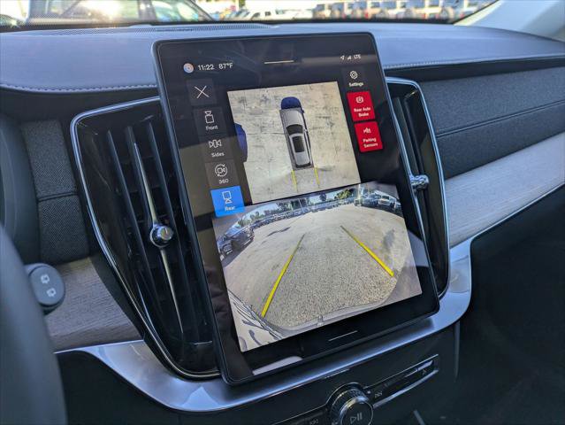 Used 2025 Volvo XC90 B6 Plus w/ Protection Package Premier image 18