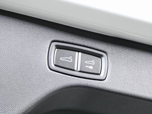 New 2026 Porsche Macan Electric image 32